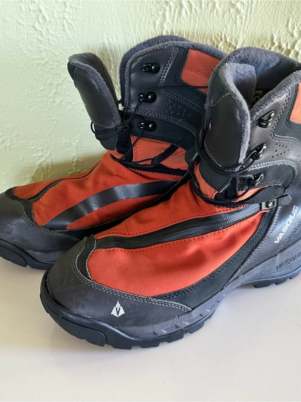 Vasque Arrowhead snow boots hiking orange men’s 9.5